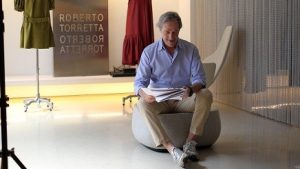 Roberto Torretta, el diseñador que viste a la reina Letizia: “Los 80 fueron los años más feos de la moda”