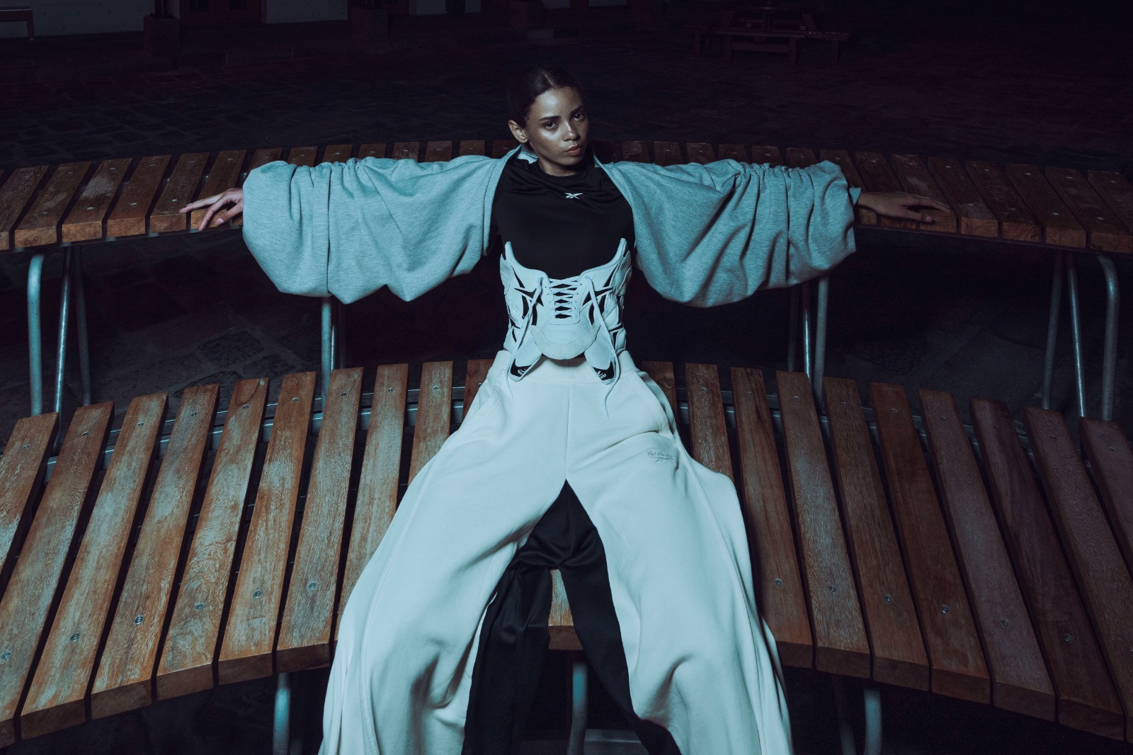 En este momento estás viendo REEBOK PRESENTÓ EN ECUADOR “BORN CLASSIC. WORN FOR LIFE.” Y CELEBRÓ EL RENACIMIENTO DE SUS CLÁSICOS JUNTO AL DISEÑADOR ECUATORIANO SANTO KAROL G, ES LA IMAGEN GLOBAL DE LA MARCA