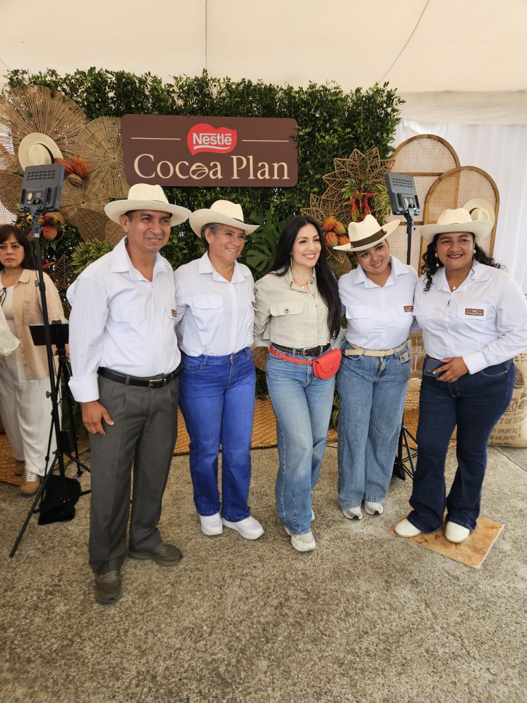 En el Día Mundial del Cacao, Nestlé destaca el legado construido por Plan Cacao junto a productores, mujeres y jóvenes